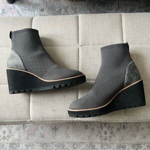 Eileen Fisher booties 🍃